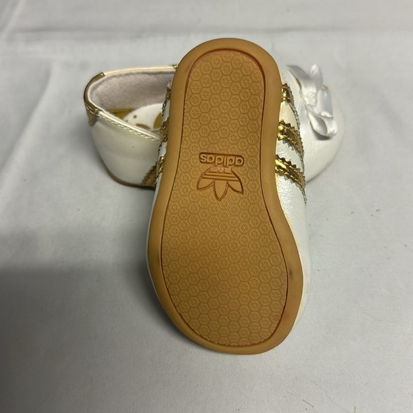 Adidas - White and Gold Mary Jane Dress Shoes with Elegant Trim/Bow - Picture 6 of 7